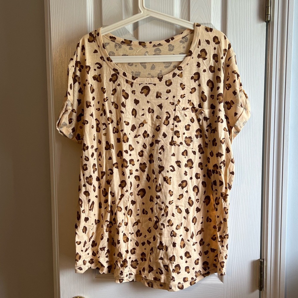 a.n.a leopard print t shirt xxl